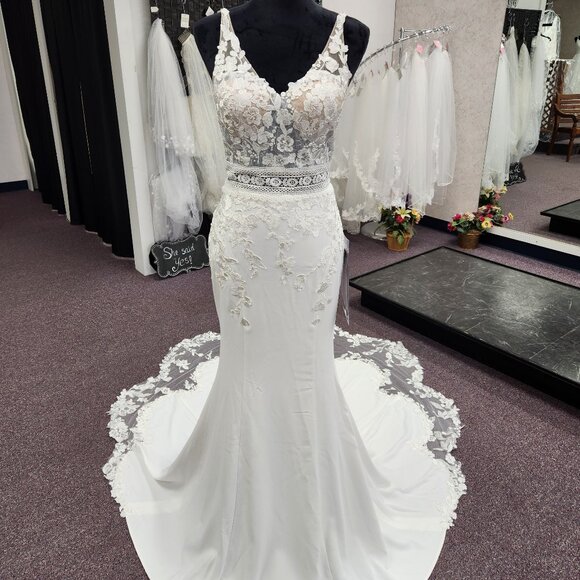 Private Label Bridal Gown Cora Lee Size 6 Ivory Crepe/Lace Wedding Dress - Picture 1 of 9